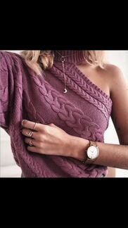 Свитер на одно плечо