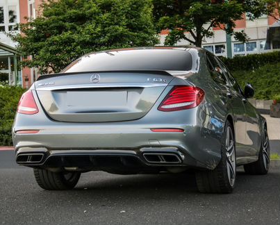 Насадки черные Mercedes E Klasse W 213 63s AMG