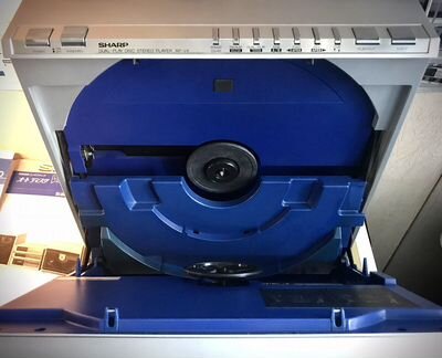 Проигровтель sharp RP-V4