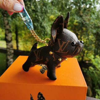 Брелок louis vuitton собака