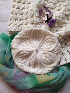 Берет белый