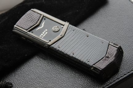 Телефон S Design черная игуана 4Gb