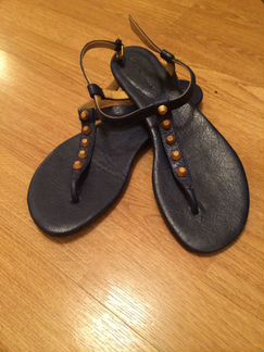 Продаю Новые сандали balenciaga