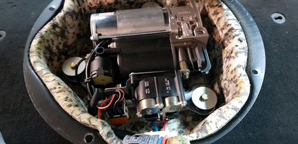 Компрессор пневмоподвески BMW E39 E53 E65 E66