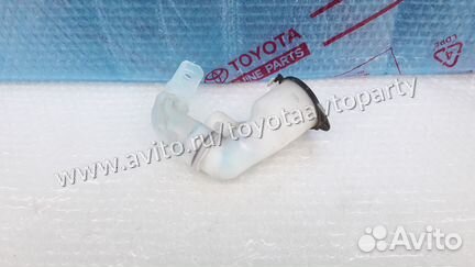 Горловина бачка омывателя Toyota Land Cruiser 200