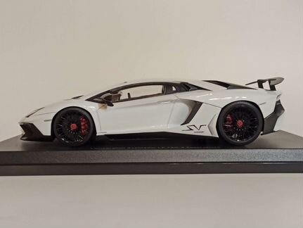Lamborghini Aventador LP 750-4 SV 2015 Kyosho 1:18