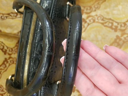 Сумка из кожи крокодила