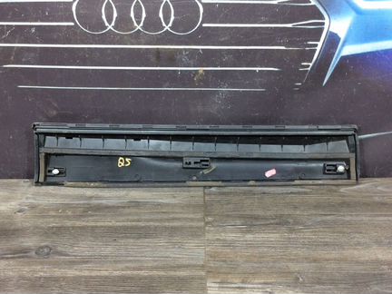 Накладка двери задняя правая Audi Q5