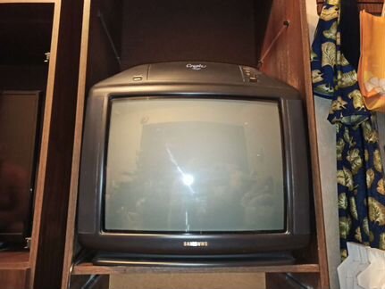 Телевизор samsung