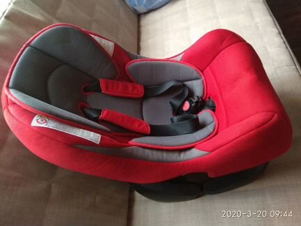 Автомобильное кресло