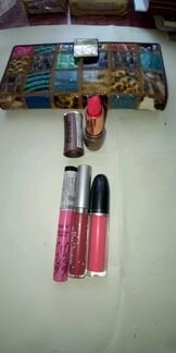 Блеск для губ Помада