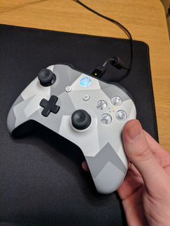 Геймпад Xbox One Winter Forces Bluetooth