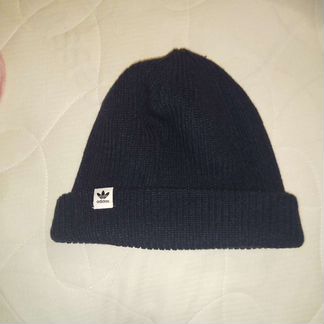 Шапка Адидас короткая