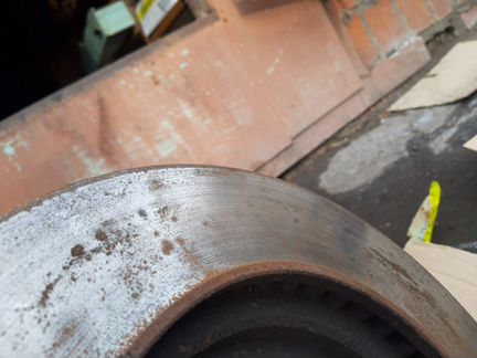 Диск тормозной передний Lexus RX 300/330/350/400h
