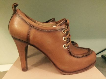 Стильные ботильоны в идеальном состоянии Uterque