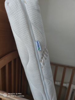 Детская кроватка с матрасом