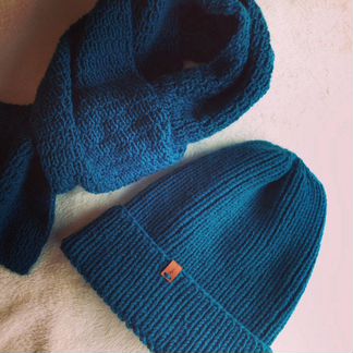 Женская шапка и шарф