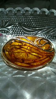 Красивая Янтарная брошь,золото,серебро