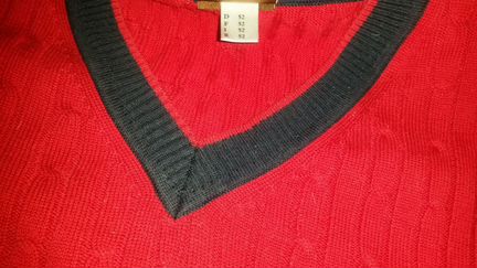 Свитер мужской красный