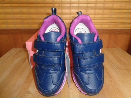 Кроссовки новые