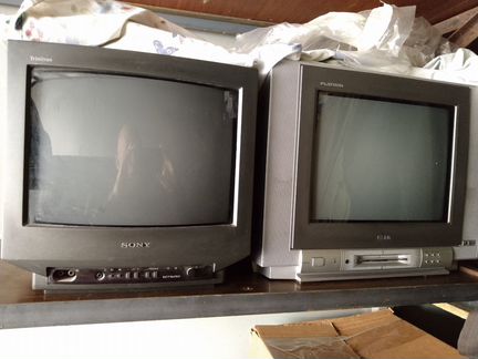 Два телевизора Sony и LG