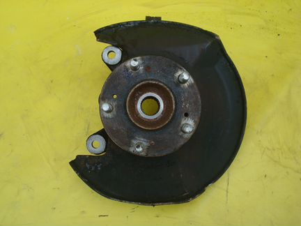 Кулак Поворотный Передний Левый Honda Civic 8 5D