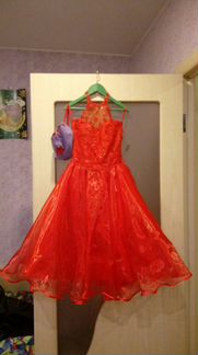 Платье бальное на девочку ростом 140-150см