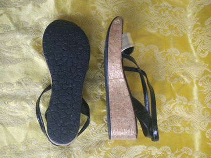 Босоножки Pier Lucci 38р. на платформе