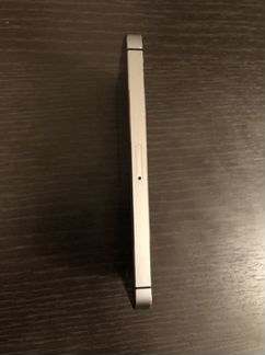 Телефон iPhone 5s