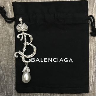 Balenciaga брошь «В», Италия Новая