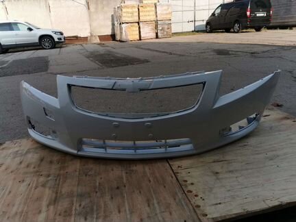Бампер белый Chevrolet Cruze 09-13