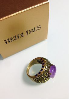 Кольцо Heidi Daus с аметистом и кристаллами