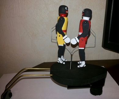 Граммофонная игрушка Boxing Puppets