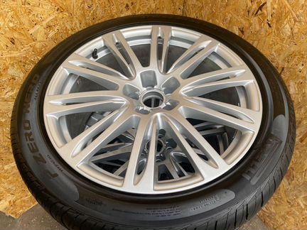 Комплект литых дисков R20x9 5x112 на Audi A8 D4/4H