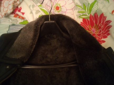 Новая кожаная дубленка на молнии