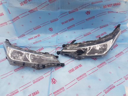 Toyota Corolla E180 фара б/у 81170-02L50