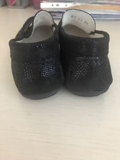 Новые туфли универсальные для девочек и мальчик