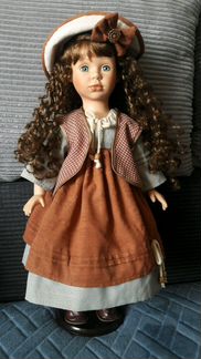 Фарфоровая кукла