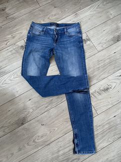 Джинсы Guess