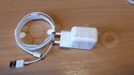 Зарядное устройство Apple для iPhone и iPad